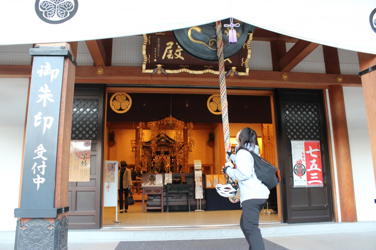 奥に進むと見えてくるのが熊野神社です。